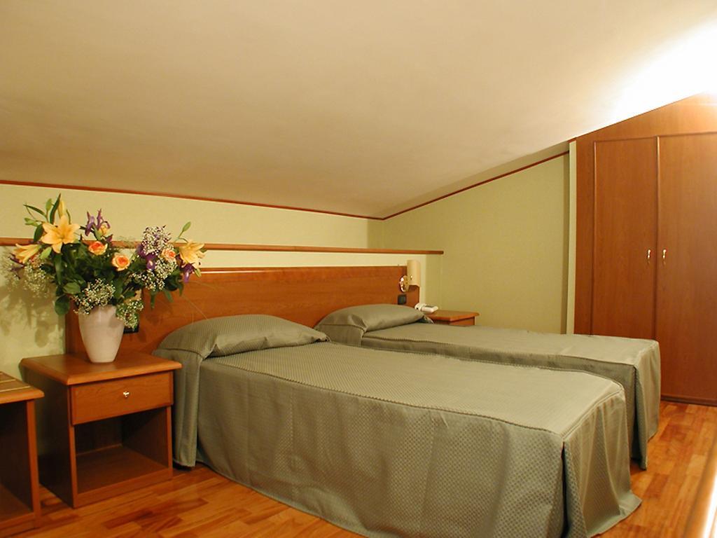 Hotel Dimora Adriana Tivoli Oda fotoğraf